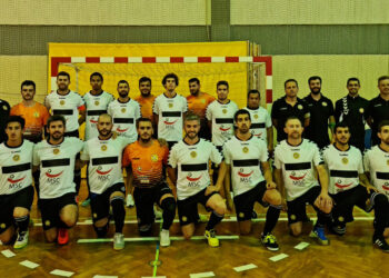 Futsal vence e apura-se