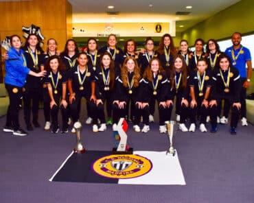 Futsal feminino recebeu medalhas e troféus do ‘triplete’