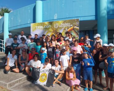 Natação: Família alvi-negra reuniu-se na tradicional ida ao Aquaparque